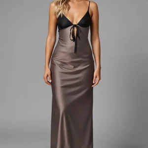 Robe de soirée longue en satin fourreau marron