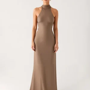 Robe de soirée à col montant fourreau en terre cuite