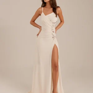 Robe de soirée froncée fourreau ivoire avec fente