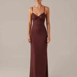 Robe de soirée fourreau à bretelles spaghetti marron