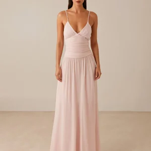 Robe de soirée en mousseline de soie à bretelles spaghetti roses