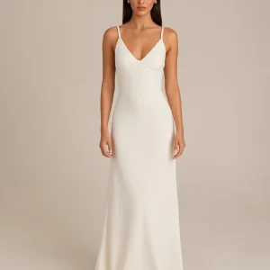 Robe de soirée fourreau à bretelles spaghetti ivoire