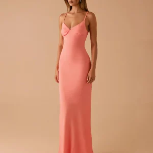 Robe de soirée fourreau à bretelles spaghetti rose