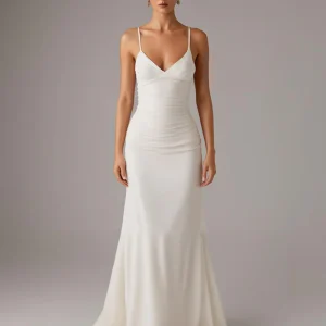 Robe de soirée fourreau à bretelles spaghetti ivoire