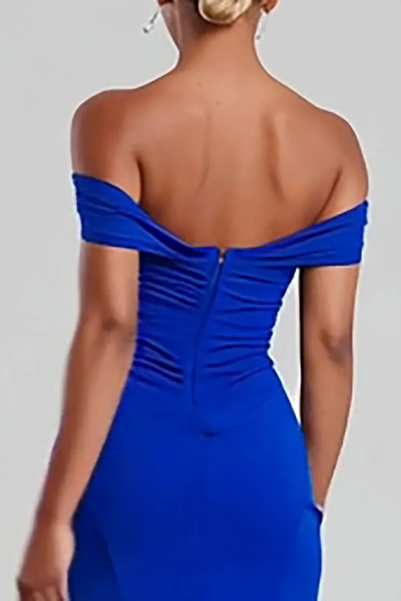 Robe longue formelle bleu royal à épaules dénudées avec fente – Image 5