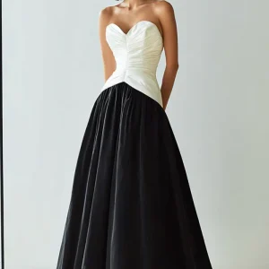 Sweetheart Robe formelle trapèze froncée noire et blanche