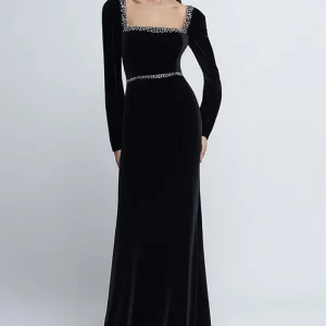 Robe cravate noire à manches longues en velours avec perles