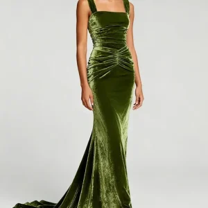 Robe longue formelle plissée sirène en velours à col carré