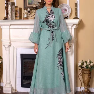 Élégante broderie vert clair Robe longue Abaya