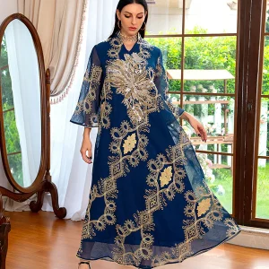 Abaya musulmane robe de soirée perlée et brunie