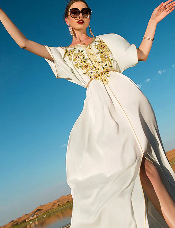 Robe Abaya en dentelle dorée lourdement brodée – Image 2