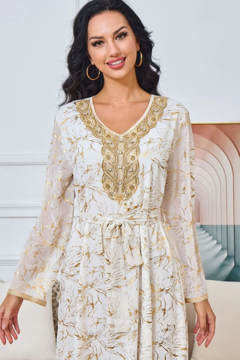 Blanc et doré Mousseline de soie imprimée long caftan marocain – Image 4