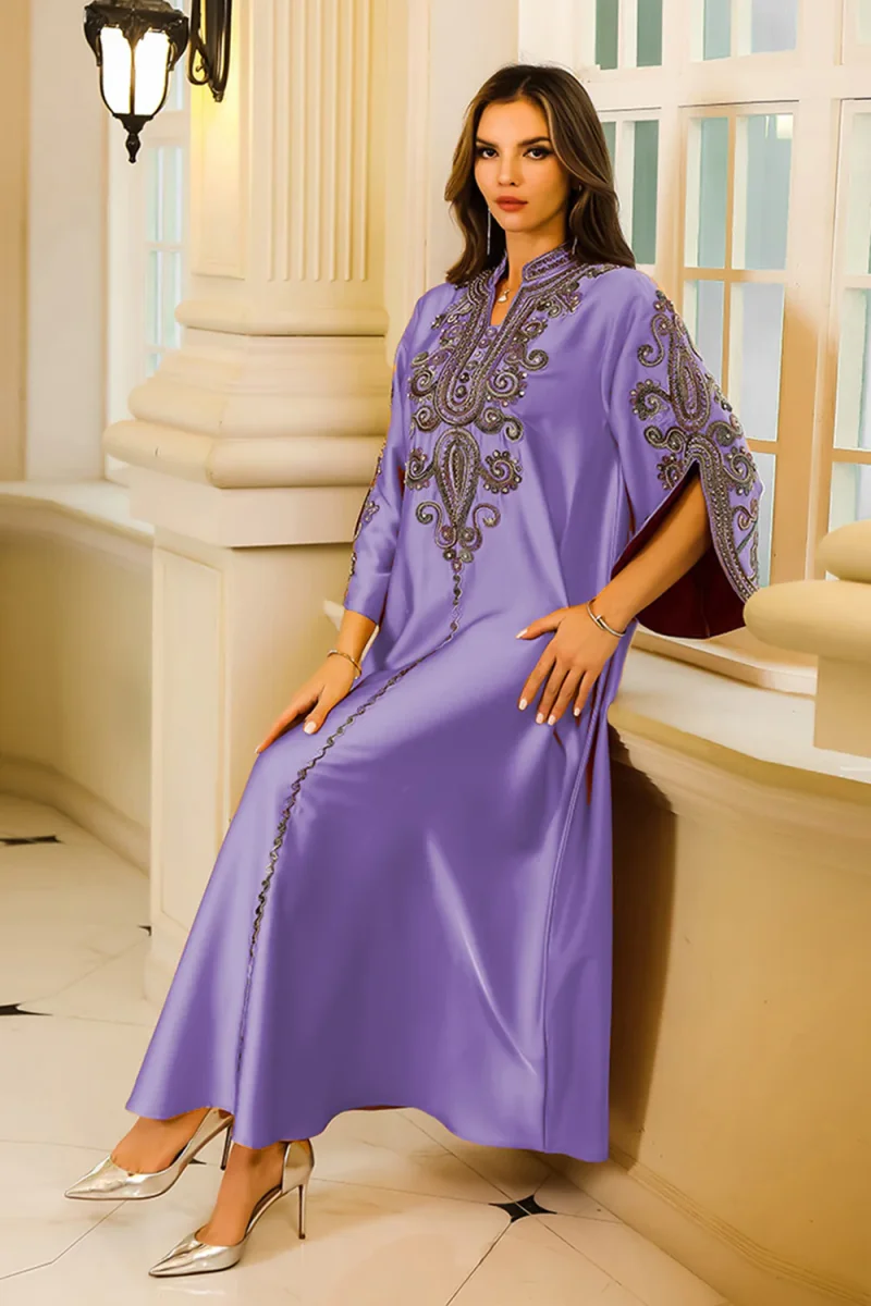 Robe Caftan Satin Noire élégante – Image 3