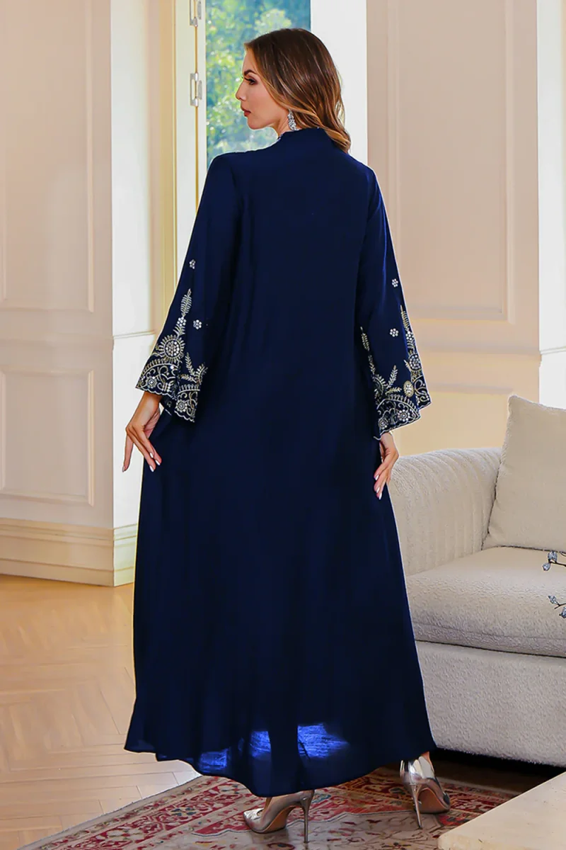 Robe caftan brodée bleu marine – Image 4