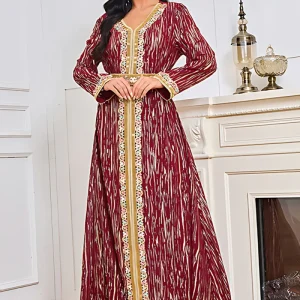 Robe caftan à col en V imprimé bordeaux