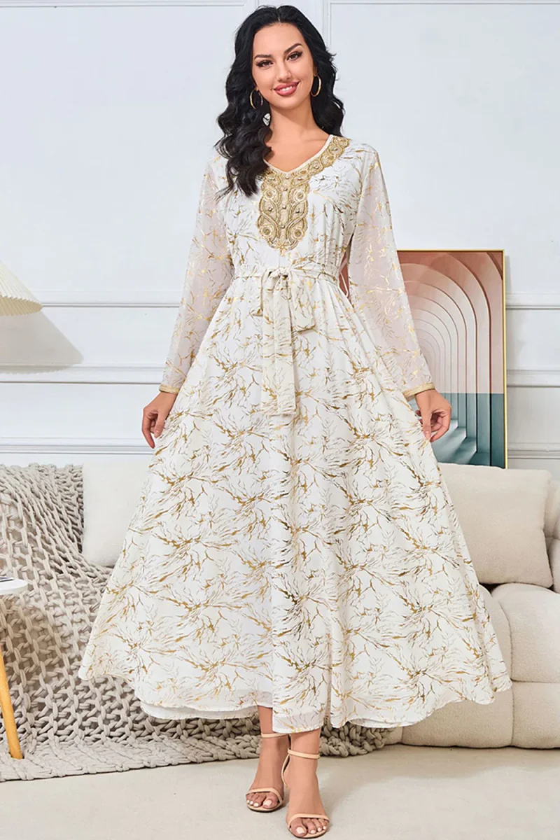 Robe caftan blanche imprimée à col en V – Image 7