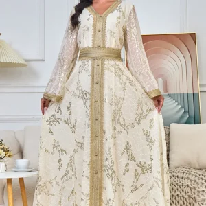 Robe caftan abricot à col en V et broderies