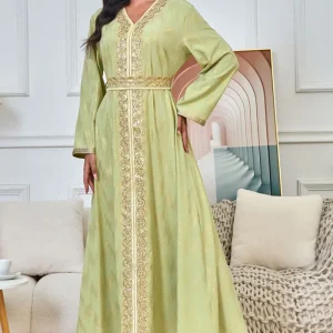 Robe caftan Verte brodée à col en V