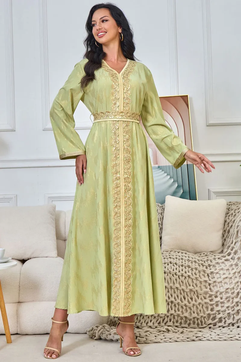 Robe caftan Verte brodée à col en V – Image 6