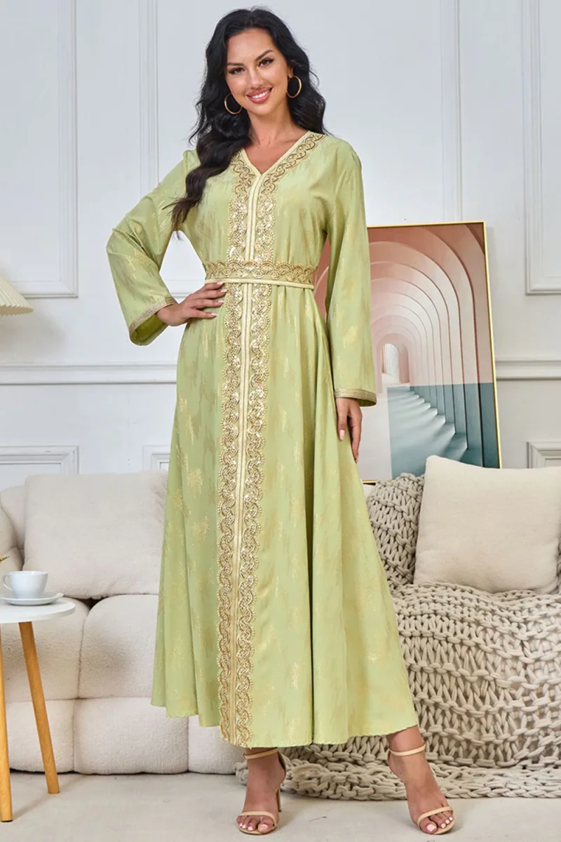 Robe caftan Verte brodée à col en V – Image 8