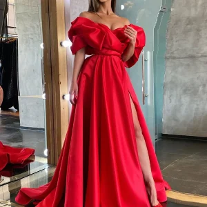 Robe de Soirée en Satin Rouge à Manches Bouffantes