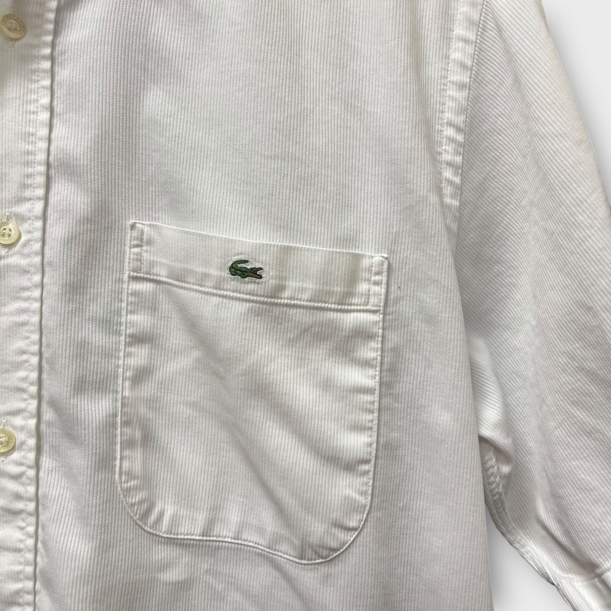 Chemsie Lacoste blanche – Image 3