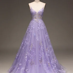 Robe de bal de fin d'année à bretelles spaghetti avec applications