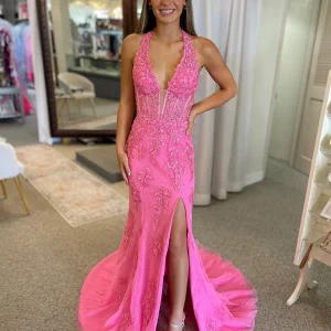 Robe de bal longue en tulle fuchsia à col licou et sirène avec appliques