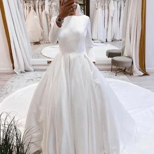 Robe de mariée blanche Vintage Bateau Longue A-Line avec Manches