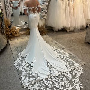 Robe de mariée sirène ivoire à épaules nues avec appliques