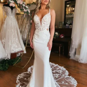 Robe de mariage en satin à col en V sirène ivoire avec applications