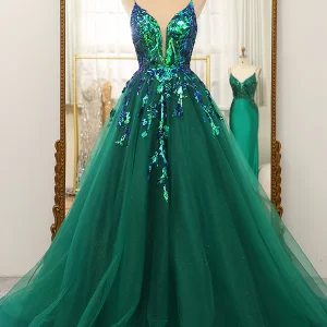 Robe de bal de fin d'année en vert foncé à col en V profond avec applications