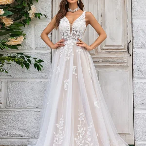 Magnifique robe de mariée en tulle champagne à encolure en V profonde et dentelle