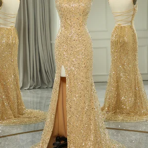 Robe de soirée à bretelles spaghetti avec fente