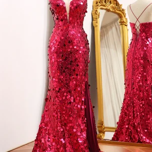 Robe de bal de fin d'année à bretelles pailletées Fuchsia avec fente