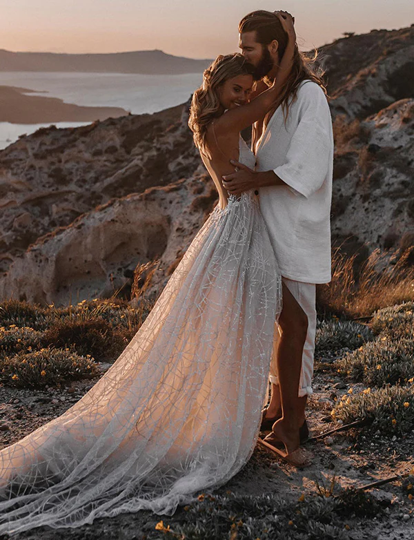 Robe de mariée Boho A-line avec col en V et dos nu – Image 6