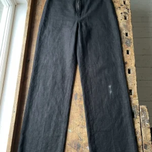 Condate Noir 100% Lin — Petit défaut (Produit Test)