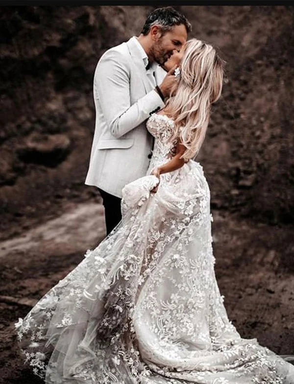 Robe de mariée boho en dentelle à épaules dénudées – Image 4
